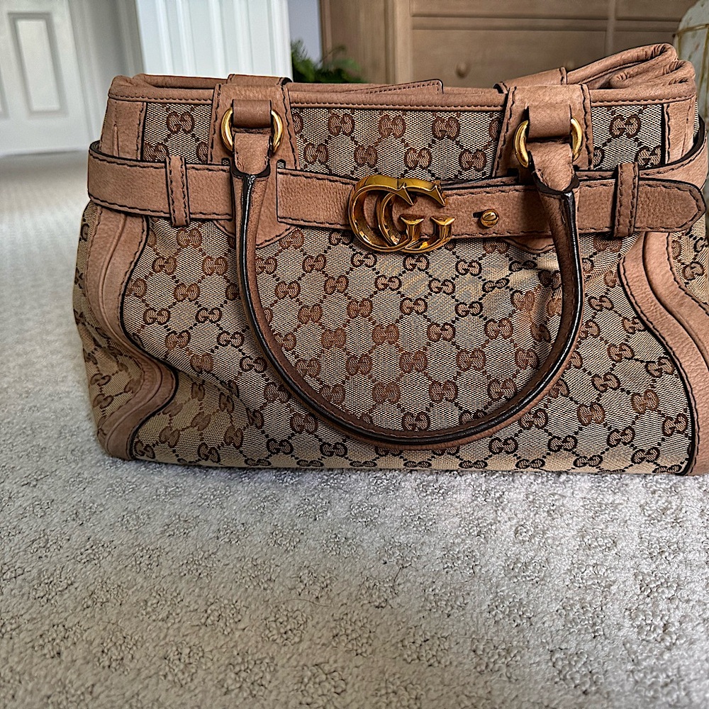 Gucci GG running tote